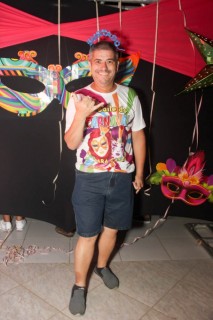 
<a style='margin-left: 5px;' class='btn btn-xs btn-social btn-facebook' href='https://www.facebook.com/sharer/sharer.php?u=https://www.galeramix.com.br/imagem/a113/800-800-90/conteudo/site_galerias/113/baile-de-carnaval-para-casais-ctg-fogao-de-lenha-tijucas-galeramix-42.jpg' rel='popup' data-width='500' data-height='400'><i class='fa fa-facebook'></i>Compartilhar <span class='hidden-xs'>no Facebook</span>
</a> 
<a class='btn btn-default btn-xs' target='_blank' href='imagem/a113/800-800-90/conteudo/site_galerias/113/baile-de-carnaval-para-casais-ctg-fogao-de-lenha-tijucas-galeramix-42.jpg'>
<span class='glyphicon glyphicon-cloud-download'></span> Salvar
</a>
