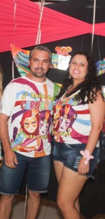 
<a style='margin-left: 5px;' class='btn btn-xs btn-social btn-facebook' href='https://www.facebook.com/sharer/sharer.php?u=https://www.galeramix.com.br/imagem/a113/800-800-90/conteudo/site_galerias/113/baile-de-carnaval-para-casais-ctg-fogao-de-lenha-tijucas-galeramix-56.jpg' rel='popup' data-width='500' data-height='400'><i class='fa fa-facebook'></i>Compartilhar <span class='hidden-xs'>no Facebook</span>
</a> 
<a class='btn btn-default btn-xs' target='_blank' href='imagem/a113/800-800-90/conteudo/site_galerias/113/baile-de-carnaval-para-casais-ctg-fogao-de-lenha-tijucas-galeramix-56.jpg'>
<span class='glyphicon glyphicon-cloud-download'></span> Salvar
</a>
