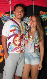 
<a style='margin-left: 5px;' class='btn btn-xs btn-social btn-facebook' href='https://www.facebook.com/sharer/sharer.php?u=https://www.galeramix.com.br/imagem/a113/800-800-90/conteudo/site_galerias/113/baile-de-carnaval-para-casais-ctg-fogao-de-lenha-tijucas-galeramix-57.jpg' rel='popup' data-width='500' data-height='400'><i class='fa fa-facebook'></i>Compartilhar <span class='hidden-xs'>no Facebook</span>
</a> 
<a class='btn btn-default btn-xs' target='_blank' href='imagem/a113/800-800-90/conteudo/site_galerias/113/baile-de-carnaval-para-casais-ctg-fogao-de-lenha-tijucas-galeramix-57.jpg'>
<span class='glyphicon glyphicon-cloud-download'></span> Salvar
</a>
