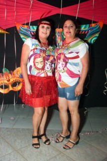 
<a style='margin-left: 5px;' class='btn btn-xs btn-social btn-facebook' href='https://www.facebook.com/sharer/sharer.php?u=https://www.galeramix.com.br/imagem/a113/800-800-90/conteudo/site_galerias/113/baile-de-carnaval-para-casais-ctg-fogao-de-lenha-tijucas-galeramix-7.jpg' rel='popup' data-width='500' data-height='400'><i class='fa fa-facebook'></i>Compartilhar <span class='hidden-xs'>no Facebook</span>
</a> 
<a class='btn btn-default btn-xs' target='_blank' href='imagem/a113/800-800-90/conteudo/site_galerias/113/baile-de-carnaval-para-casais-ctg-fogao-de-lenha-tijucas-galeramix-7.jpg'>
<span class='glyphicon glyphicon-cloud-download'></span> Salvar
</a>
