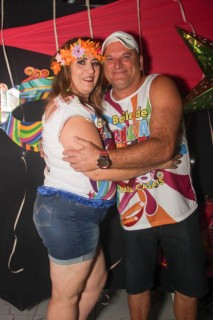 
<a style='margin-left: 5px;' class='btn btn-xs btn-social btn-facebook' href='https://www.facebook.com/sharer/sharer.php?u=https://www.galeramix.com.br/imagem/a113/800-800-90/conteudo/site_galerias/113/baile-de-carnaval-para-casais-ctg-fogao-de-lenha-tijucas-galeramix-77.jpg' rel='popup' data-width='500' data-height='400'><i class='fa fa-facebook'></i>Compartilhar <span class='hidden-xs'>no Facebook</span>
</a> 
<a class='btn btn-default btn-xs' target='_blank' href='imagem/a113/800-800-90/conteudo/site_galerias/113/baile-de-carnaval-para-casais-ctg-fogao-de-lenha-tijucas-galeramix-77.jpg'>
<span class='glyphicon glyphicon-cloud-download'></span> Salvar
</a>
