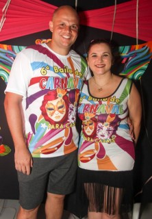 
<a style='margin-left: 5px;' class='btn btn-xs btn-social btn-facebook' href='https://www.facebook.com/sharer/sharer.php?u=https://www.galeramix.com.br/imagem/a113/800-800-90/conteudo/site_galerias/113/baile-de-carnaval-para-casais-ctg-fogao-de-lenha-tijucas-galeramix-91.jpg' rel='popup' data-width='500' data-height='400'><i class='fa fa-facebook'></i>Compartilhar <span class='hidden-xs'>no Facebook</span>
</a> 
<a class='btn btn-default btn-xs' target='_blank' href='imagem/a113/800-800-90/conteudo/site_galerias/113/baile-de-carnaval-para-casais-ctg-fogao-de-lenha-tijucas-galeramix-91.jpg'>
<span class='glyphicon glyphicon-cloud-download'></span> Salvar
</a>
