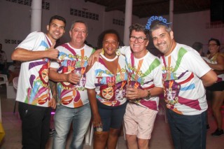 
<a style='margin-left: 5px;' class='btn btn-xs btn-social btn-facebook' href='https://www.facebook.com/sharer/sharer.php?u=https://www.galeramix.com.br/imagem/a113/800-800-90/conteudo/site_galerias/113/baile-de-carnaval-para-casais-ctg-fogao-de-lenha-tijucas-galeramix-98.jpg' rel='popup' data-width='500' data-height='400'><i class='fa fa-facebook'></i>Compartilhar <span class='hidden-xs'>no Facebook</span>
</a> 
<a class='btn btn-default btn-xs' target='_blank' href='imagem/a113/800-800-90/conteudo/site_galerias/113/baile-de-carnaval-para-casais-ctg-fogao-de-lenha-tijucas-galeramix-98.jpg'>
<span class='glyphicon glyphicon-cloud-download'></span> Salvar
</a>
