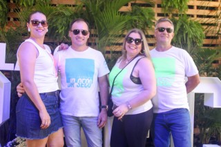 
<a style='margin-left: 5px;' class='btn btn-xs btn-social btn-facebook' href='https://www.facebook.com/sharer/sharer.php?u=https://www.galeramix.com.br/imagem/a114/800-800-90/conteudo/site_galerias/114/12-costelaco-junior-seco-silva-neto-canelinha-maiara-e-maraisa-galeramix-106.jpg' rel='popup' data-width='500' data-height='400'><i class='fa fa-facebook'></i>Compartilhar <span class='hidden-xs'>no Facebook</span>
</a> 
<a class='btn btn-default btn-xs' target='_blank' href='imagem/a114/800-800-90/conteudo/site_galerias/114/12-costelaco-junior-seco-silva-neto-canelinha-maiara-e-maraisa-galeramix-106.jpg'>
<span class='glyphicon glyphicon-cloud-download'></span> Salvar
</a>
