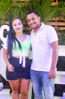 
<a style='margin-left: 5px;' class='btn btn-xs btn-social btn-facebook' href='https://www.facebook.com/sharer/sharer.php?u=https://www.galeramix.com.br/imagem/a114/800-800-90/conteudo/site_galerias/114/12-costelaco-junior-seco-silva-neto-canelinha-maiara-e-maraisa-galeramix-109.jpg' rel='popup' data-width='500' data-height='400'><i class='fa fa-facebook'></i>Compartilhar <span class='hidden-xs'>no Facebook</span>
</a> 
<a class='btn btn-default btn-xs' target='_blank' href='imagem/a114/800-800-90/conteudo/site_galerias/114/12-costelaco-junior-seco-silva-neto-canelinha-maiara-e-maraisa-galeramix-109.jpg'>
<span class='glyphicon glyphicon-cloud-download'></span> Salvar
</a>
