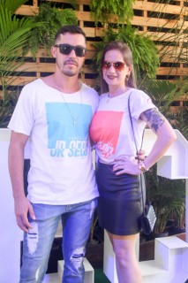 
<a style='margin-left: 5px;' class='btn btn-xs btn-social btn-facebook' href='https://www.facebook.com/sharer/sharer.php?u=https://www.galeramix.com.br/imagem/a114/800-800-90/conteudo/site_galerias/114/12-costelaco-junior-seco-silva-neto-canelinha-maiara-e-maraisa-galeramix-110.jpg' rel='popup' data-width='500' data-height='400'><i class='fa fa-facebook'></i>Compartilhar <span class='hidden-xs'>no Facebook</span>
</a> 
<a class='btn btn-default btn-xs' target='_blank' href='imagem/a114/800-800-90/conteudo/site_galerias/114/12-costelaco-junior-seco-silva-neto-canelinha-maiara-e-maraisa-galeramix-110.jpg'>
<span class='glyphicon glyphicon-cloud-download'></span> Salvar
</a>
