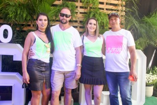 
<a style='margin-left: 5px;' class='btn btn-xs btn-social btn-facebook' href='https://www.facebook.com/sharer/sharer.php?u=https://www.galeramix.com.br/imagem/a114/800-800-90/conteudo/site_galerias/114/12-costelaco-junior-seco-silva-neto-canelinha-maiara-e-maraisa-galeramix-112.jpg' rel='popup' data-width='500' data-height='400'><i class='fa fa-facebook'></i>Compartilhar <span class='hidden-xs'>no Facebook</span>
</a> 
<a class='btn btn-default btn-xs' target='_blank' href='imagem/a114/800-800-90/conteudo/site_galerias/114/12-costelaco-junior-seco-silva-neto-canelinha-maiara-e-maraisa-galeramix-112.jpg'>
<span class='glyphicon glyphicon-cloud-download'></span> Salvar
</a>
