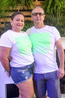 
<a style='margin-left: 5px;' class='btn btn-xs btn-social btn-facebook' href='https://www.facebook.com/sharer/sharer.php?u=https://www.galeramix.com.br/imagem/a114/800-800-90/conteudo/site_galerias/114/12-costelaco-junior-seco-silva-neto-canelinha-maiara-e-maraisa-galeramix-118.jpg' rel='popup' data-width='500' data-height='400'><i class='fa fa-facebook'></i>Compartilhar <span class='hidden-xs'>no Facebook</span>
</a> 
<a class='btn btn-default btn-xs' target='_blank' href='imagem/a114/800-800-90/conteudo/site_galerias/114/12-costelaco-junior-seco-silva-neto-canelinha-maiara-e-maraisa-galeramix-118.jpg'>
<span class='glyphicon glyphicon-cloud-download'></span> Salvar
</a>
