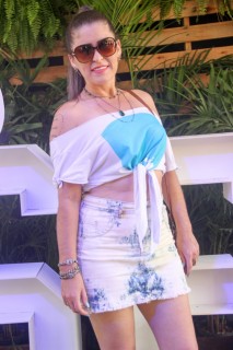 
<a style='margin-left: 5px;' class='btn btn-xs btn-social btn-facebook' href='https://www.facebook.com/sharer/sharer.php?u=https://www.galeramix.com.br/imagem/a114/800-800-90/conteudo/site_galerias/114/12-costelaco-junior-seco-silva-neto-canelinha-maiara-e-maraisa-galeramix-129.jpg' rel='popup' data-width='500' data-height='400'><i class='fa fa-facebook'></i>Compartilhar <span class='hidden-xs'>no Facebook</span>
</a> 
<a class='btn btn-default btn-xs' target='_blank' href='imagem/a114/800-800-90/conteudo/site_galerias/114/12-costelaco-junior-seco-silva-neto-canelinha-maiara-e-maraisa-galeramix-129.jpg'>
<span class='glyphicon glyphicon-cloud-download'></span> Salvar
</a>
