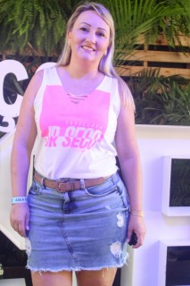 
<a style='margin-left: 5px;' class='btn btn-xs btn-social btn-facebook' href='https://www.facebook.com/sharer/sharer.php?u=https://www.galeramix.com.br/imagem/a114/800-800-90/conteudo/site_galerias/114/12-costelaco-junior-seco-silva-neto-canelinha-maiara-e-maraisa-galeramix-13.jpg' rel='popup' data-width='500' data-height='400'><i class='fa fa-facebook'></i>Compartilhar <span class='hidden-xs'>no Facebook</span>
</a> 
<a class='btn btn-default btn-xs' target='_blank' href='imagem/a114/800-800-90/conteudo/site_galerias/114/12-costelaco-junior-seco-silva-neto-canelinha-maiara-e-maraisa-galeramix-13.jpg'>
<span class='glyphicon glyphicon-cloud-download'></span> Salvar
</a>
