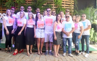 
<a style='margin-left: 5px;' class='btn btn-xs btn-social btn-facebook' href='https://www.facebook.com/sharer/sharer.php?u=https://www.galeramix.com.br/imagem/a114/800-800-90/conteudo/site_galerias/114/12-costelaco-junior-seco-silva-neto-canelinha-maiara-e-maraisa-galeramix-138.jpg' rel='popup' data-width='500' data-height='400'><i class='fa fa-facebook'></i>Compartilhar <span class='hidden-xs'>no Facebook</span>
</a> 
<a class='btn btn-default btn-xs' target='_blank' href='imagem/a114/800-800-90/conteudo/site_galerias/114/12-costelaco-junior-seco-silva-neto-canelinha-maiara-e-maraisa-galeramix-138.jpg'>
<span class='glyphicon glyphicon-cloud-download'></span> Salvar
</a>
