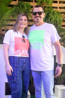 
<a style='margin-left: 5px;' class='btn btn-xs btn-social btn-facebook' href='https://www.facebook.com/sharer/sharer.php?u=https://www.galeramix.com.br/imagem/a114/800-800-90/conteudo/site_galerias/114/12-costelaco-junior-seco-silva-neto-canelinha-maiara-e-maraisa-galeramix-140.jpg' rel='popup' data-width='500' data-height='400'><i class='fa fa-facebook'></i>Compartilhar <span class='hidden-xs'>no Facebook</span>
</a> 
<a class='btn btn-default btn-xs' target='_blank' href='imagem/a114/800-800-90/conteudo/site_galerias/114/12-costelaco-junior-seco-silva-neto-canelinha-maiara-e-maraisa-galeramix-140.jpg'>
<span class='glyphicon glyphicon-cloud-download'></span> Salvar
</a>
