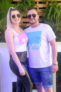 
<a style='margin-left: 5px;' class='btn btn-xs btn-social btn-facebook' href='https://www.facebook.com/sharer/sharer.php?u=https://www.galeramix.com.br/imagem/a114/800-800-90/conteudo/site_galerias/114/12-costelaco-junior-seco-silva-neto-canelinha-maiara-e-maraisa-galeramix-141.jpg' rel='popup' data-width='500' data-height='400'><i class='fa fa-facebook'></i>Compartilhar <span class='hidden-xs'>no Facebook</span>
</a> 
<a class='btn btn-default btn-xs' target='_blank' href='imagem/a114/800-800-90/conteudo/site_galerias/114/12-costelaco-junior-seco-silva-neto-canelinha-maiara-e-maraisa-galeramix-141.jpg'>
<span class='glyphicon glyphicon-cloud-download'></span> Salvar
</a>
