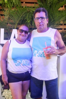 
<a style='margin-left: 5px;' class='btn btn-xs btn-social btn-facebook' href='https://www.facebook.com/sharer/sharer.php?u=https://www.galeramix.com.br/imagem/a114/800-800-90/conteudo/site_galerias/114/12-costelaco-junior-seco-silva-neto-canelinha-maiara-e-maraisa-galeramix-15.jpg' rel='popup' data-width='500' data-height='400'><i class='fa fa-facebook'></i>Compartilhar <span class='hidden-xs'>no Facebook</span>
</a> 
<a class='btn btn-default btn-xs' target='_blank' href='imagem/a114/800-800-90/conteudo/site_galerias/114/12-costelaco-junior-seco-silva-neto-canelinha-maiara-e-maraisa-galeramix-15.jpg'>
<span class='glyphicon glyphicon-cloud-download'></span> Salvar
</a>
