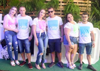 
<a style='margin-left: 5px;' class='btn btn-xs btn-social btn-facebook' href='https://www.facebook.com/sharer/sharer.php?u=https://www.galeramix.com.br/imagem/a114/800-800-90/conteudo/site_galerias/114/12-costelaco-junior-seco-silva-neto-canelinha-maiara-e-maraisa-galeramix-152.jpg' rel='popup' data-width='500' data-height='400'><i class='fa fa-facebook'></i>Compartilhar <span class='hidden-xs'>no Facebook</span>
</a> 
<a class='btn btn-default btn-xs' target='_blank' href='imagem/a114/800-800-90/conteudo/site_galerias/114/12-costelaco-junior-seco-silva-neto-canelinha-maiara-e-maraisa-galeramix-152.jpg'>
<span class='glyphicon glyphicon-cloud-download'></span> Salvar
</a>
