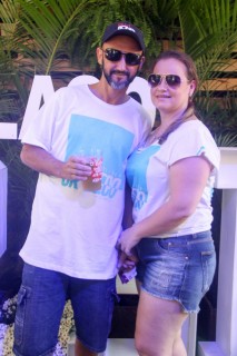 
<a style='margin-left: 5px;' class='btn btn-xs btn-social btn-facebook' href='https://www.facebook.com/sharer/sharer.php?u=https://www.galeramix.com.br/imagem/a114/800-800-90/conteudo/site_galerias/114/12-costelaco-junior-seco-silva-neto-canelinha-maiara-e-maraisa-galeramix-16.jpg' rel='popup' data-width='500' data-height='400'><i class='fa fa-facebook'></i>Compartilhar <span class='hidden-xs'>no Facebook</span>
</a> 
<a class='btn btn-default btn-xs' target='_blank' href='imagem/a114/800-800-90/conteudo/site_galerias/114/12-costelaco-junior-seco-silva-neto-canelinha-maiara-e-maraisa-galeramix-16.jpg'>
<span class='glyphicon glyphicon-cloud-download'></span> Salvar
</a>
