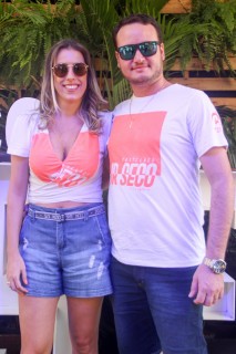 
<a style='margin-left: 5px;' class='btn btn-xs btn-social btn-facebook' href='https://www.facebook.com/sharer/sharer.php?u=https://www.galeramix.com.br/imagem/a114/800-800-90/conteudo/site_galerias/114/12-costelaco-junior-seco-silva-neto-canelinha-maiara-e-maraisa-galeramix-161.jpg' rel='popup' data-width='500' data-height='400'><i class='fa fa-facebook'></i>Compartilhar <span class='hidden-xs'>no Facebook</span>
</a> 
<a class='btn btn-default btn-xs' target='_blank' href='imagem/a114/800-800-90/conteudo/site_galerias/114/12-costelaco-junior-seco-silva-neto-canelinha-maiara-e-maraisa-galeramix-161.jpg'>
<span class='glyphicon glyphicon-cloud-download'></span> Salvar
</a>
