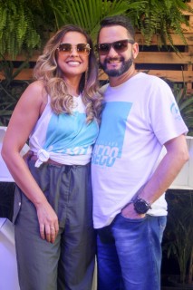 
<a style='margin-left: 5px;' class='btn btn-xs btn-social btn-facebook' href='https://www.facebook.com/sharer/sharer.php?u=https://www.galeramix.com.br/imagem/a114/800-800-90/conteudo/site_galerias/114/12-costelaco-junior-seco-silva-neto-canelinha-maiara-e-maraisa-galeramix-164.jpg' rel='popup' data-width='500' data-height='400'><i class='fa fa-facebook'></i>Compartilhar <span class='hidden-xs'>no Facebook</span>
</a> 
<a class='btn btn-default btn-xs' target='_blank' href='imagem/a114/800-800-90/conteudo/site_galerias/114/12-costelaco-junior-seco-silva-neto-canelinha-maiara-e-maraisa-galeramix-164.jpg'>
<span class='glyphicon glyphicon-cloud-download'></span> Salvar
</a>
