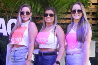 
<a style='margin-left: 5px;' class='btn btn-xs btn-social btn-facebook' href='https://www.facebook.com/sharer/sharer.php?u=https://www.galeramix.com.br/imagem/a114/800-800-90/conteudo/site_galerias/114/12-costelaco-junior-seco-silva-neto-canelinha-maiara-e-maraisa-galeramix-168.jpg' rel='popup' data-width='500' data-height='400'><i class='fa fa-facebook'></i>Compartilhar <span class='hidden-xs'>no Facebook</span>
</a> 
<a class='btn btn-default btn-xs' target='_blank' href='imagem/a114/800-800-90/conteudo/site_galerias/114/12-costelaco-junior-seco-silva-neto-canelinha-maiara-e-maraisa-galeramix-168.jpg'>
<span class='glyphicon glyphicon-cloud-download'></span> Salvar
</a>
