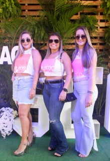 
<a style='margin-left: 5px;' class='btn btn-xs btn-social btn-facebook' href='https://www.facebook.com/sharer/sharer.php?u=https://www.galeramix.com.br/imagem/a114/800-800-90/conteudo/site_galerias/114/12-costelaco-junior-seco-silva-neto-canelinha-maiara-e-maraisa-galeramix-169.jpg' rel='popup' data-width='500' data-height='400'><i class='fa fa-facebook'></i>Compartilhar <span class='hidden-xs'>no Facebook</span>
</a> 
<a class='btn btn-default btn-xs' target='_blank' href='imagem/a114/800-800-90/conteudo/site_galerias/114/12-costelaco-junior-seco-silva-neto-canelinha-maiara-e-maraisa-galeramix-169.jpg'>
<span class='glyphicon glyphicon-cloud-download'></span> Salvar
</a>
