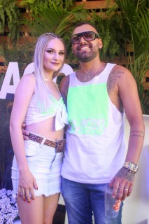 
<a style='margin-left: 5px;' class='btn btn-xs btn-social btn-facebook' href='https://www.facebook.com/sharer/sharer.php?u=https://www.galeramix.com.br/imagem/a114/800-800-90/conteudo/site_galerias/114/12-costelaco-junior-seco-silva-neto-canelinha-maiara-e-maraisa-galeramix-176.jpg' rel='popup' data-width='500' data-height='400'><i class='fa fa-facebook'></i>Compartilhar <span class='hidden-xs'>no Facebook</span>
</a> 
<a class='btn btn-default btn-xs' target='_blank' href='imagem/a114/800-800-90/conteudo/site_galerias/114/12-costelaco-junior-seco-silva-neto-canelinha-maiara-e-maraisa-galeramix-176.jpg'>
<span class='glyphicon glyphicon-cloud-download'></span> Salvar
</a>
