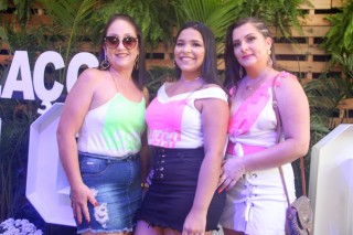 
<a style='margin-left: 5px;' class='btn btn-xs btn-social btn-facebook' href='https://www.facebook.com/sharer/sharer.php?u=https://www.galeramix.com.br/imagem/a114/800-800-90/conteudo/site_galerias/114/12-costelaco-junior-seco-silva-neto-canelinha-maiara-e-maraisa-galeramix-177.jpg' rel='popup' data-width='500' data-height='400'><i class='fa fa-facebook'></i>Compartilhar <span class='hidden-xs'>no Facebook</span>
</a> 
<a class='btn btn-default btn-xs' target='_blank' href='imagem/a114/800-800-90/conteudo/site_galerias/114/12-costelaco-junior-seco-silva-neto-canelinha-maiara-e-maraisa-galeramix-177.jpg'>
<span class='glyphicon glyphicon-cloud-download'></span> Salvar
</a>
