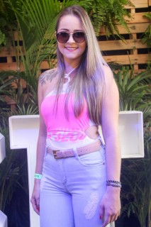 
<a style='margin-left: 5px;' class='btn btn-xs btn-social btn-facebook' href='https://www.facebook.com/sharer/sharer.php?u=https://www.galeramix.com.br/imagem/a114/800-800-90/conteudo/site_galerias/114/12-costelaco-junior-seco-silva-neto-canelinha-maiara-e-maraisa-galeramix-179.jpg' rel='popup' data-width='500' data-height='400'><i class='fa fa-facebook'></i>Compartilhar <span class='hidden-xs'>no Facebook</span>
</a> 
<a class='btn btn-default btn-xs' target='_blank' href='imagem/a114/800-800-90/conteudo/site_galerias/114/12-costelaco-junior-seco-silva-neto-canelinha-maiara-e-maraisa-galeramix-179.jpg'>
<span class='glyphicon glyphicon-cloud-download'></span> Salvar
</a>
