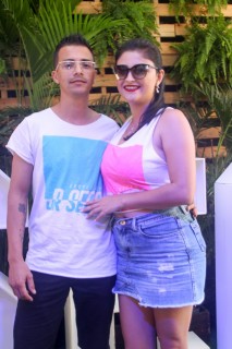 
<a style='margin-left: 5px;' class='btn btn-xs btn-social btn-facebook' href='https://www.facebook.com/sharer/sharer.php?u=https://www.galeramix.com.br/imagem/a114/800-800-90/conteudo/site_galerias/114/12-costelaco-junior-seco-silva-neto-canelinha-maiara-e-maraisa-galeramix-19.jpg' rel='popup' data-width='500' data-height='400'><i class='fa fa-facebook'></i>Compartilhar <span class='hidden-xs'>no Facebook</span>
</a> 
<a class='btn btn-default btn-xs' target='_blank' href='imagem/a114/800-800-90/conteudo/site_galerias/114/12-costelaco-junior-seco-silva-neto-canelinha-maiara-e-maraisa-galeramix-19.jpg'>
<span class='glyphicon glyphicon-cloud-download'></span> Salvar
</a>
