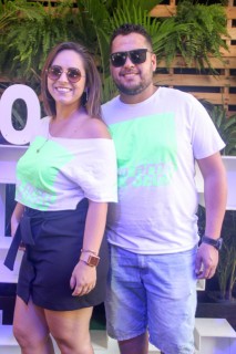 
<a style='margin-left: 5px;' class='btn btn-xs btn-social btn-facebook' href='https://www.facebook.com/sharer/sharer.php?u=https://www.galeramix.com.br/imagem/a114/800-800-90/conteudo/site_galerias/114/12-costelaco-junior-seco-silva-neto-canelinha-maiara-e-maraisa-galeramix-193.jpg' rel='popup' data-width='500' data-height='400'><i class='fa fa-facebook'></i>Compartilhar <span class='hidden-xs'>no Facebook</span>
</a> 
<a class='btn btn-default btn-xs' target='_blank' href='imagem/a114/800-800-90/conteudo/site_galerias/114/12-costelaco-junior-seco-silva-neto-canelinha-maiara-e-maraisa-galeramix-193.jpg'>
<span class='glyphicon glyphicon-cloud-download'></span> Salvar
</a>
