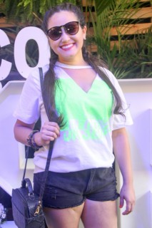 
<a style='margin-left: 5px;' class='btn btn-xs btn-social btn-facebook' href='https://www.facebook.com/sharer/sharer.php?u=https://www.galeramix.com.br/imagem/a114/800-800-90/conteudo/site_galerias/114/12-costelaco-junior-seco-silva-neto-canelinha-maiara-e-maraisa-galeramix-197.jpg' rel='popup' data-width='500' data-height='400'><i class='fa fa-facebook'></i>Compartilhar <span class='hidden-xs'>no Facebook</span>
</a> 
<a class='btn btn-default btn-xs' target='_blank' href='imagem/a114/800-800-90/conteudo/site_galerias/114/12-costelaco-junior-seco-silva-neto-canelinha-maiara-e-maraisa-galeramix-197.jpg'>
<span class='glyphicon glyphicon-cloud-download'></span> Salvar
</a>
