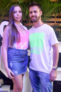 
<a style='margin-left: 5px;' class='btn btn-xs btn-social btn-facebook' href='https://www.facebook.com/sharer/sharer.php?u=https://www.galeramix.com.br/imagem/a114/800-800-90/conteudo/site_galerias/114/12-costelaco-junior-seco-silva-neto-canelinha-maiara-e-maraisa-galeramix-201.jpg' rel='popup' data-width='500' data-height='400'><i class='fa fa-facebook'></i>Compartilhar <span class='hidden-xs'>no Facebook</span>
</a> 
<a class='btn btn-default btn-xs' target='_blank' href='imagem/a114/800-800-90/conteudo/site_galerias/114/12-costelaco-junior-seco-silva-neto-canelinha-maiara-e-maraisa-galeramix-201.jpg'>
<span class='glyphicon glyphicon-cloud-download'></span> Salvar
</a>
