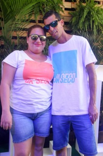 
<a style='margin-left: 5px;' class='btn btn-xs btn-social btn-facebook' href='https://www.facebook.com/sharer/sharer.php?u=https://www.galeramix.com.br/imagem/a114/800-800-90/conteudo/site_galerias/114/12-costelaco-junior-seco-silva-neto-canelinha-maiara-e-maraisa-galeramix-21.jpg' rel='popup' data-width='500' data-height='400'><i class='fa fa-facebook'></i>Compartilhar <span class='hidden-xs'>no Facebook</span>
</a> 
<a class='btn btn-default btn-xs' target='_blank' href='imagem/a114/800-800-90/conteudo/site_galerias/114/12-costelaco-junior-seco-silva-neto-canelinha-maiara-e-maraisa-galeramix-21.jpg'>
<span class='glyphicon glyphicon-cloud-download'></span> Salvar
</a>
