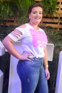 
<a style='margin-left: 5px;' class='btn btn-xs btn-social btn-facebook' href='https://www.facebook.com/sharer/sharer.php?u=https://www.galeramix.com.br/imagem/a114/800-800-90/conteudo/site_galerias/114/12-costelaco-junior-seco-silva-neto-canelinha-maiara-e-maraisa-galeramix-213.jpg' rel='popup' data-width='500' data-height='400'><i class='fa fa-facebook'></i>Compartilhar <span class='hidden-xs'>no Facebook</span>
</a> 
<a class='btn btn-default btn-xs' target='_blank' href='imagem/a114/800-800-90/conteudo/site_galerias/114/12-costelaco-junior-seco-silva-neto-canelinha-maiara-e-maraisa-galeramix-213.jpg'>
<span class='glyphicon glyphicon-cloud-download'></span> Salvar
</a>
