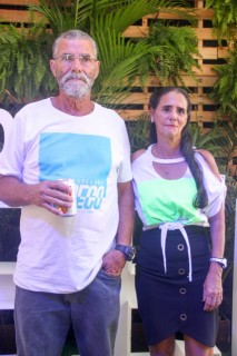 
<a style='margin-left: 5px;' class='btn btn-xs btn-social btn-facebook' href='https://www.facebook.com/sharer/sharer.php?u=https://www.galeramix.com.br/imagem/a114/800-800-90/conteudo/site_galerias/114/12-costelaco-junior-seco-silva-neto-canelinha-maiara-e-maraisa-galeramix-22.jpg' rel='popup' data-width='500' data-height='400'><i class='fa fa-facebook'></i>Compartilhar <span class='hidden-xs'>no Facebook</span>
</a> 
<a class='btn btn-default btn-xs' target='_blank' href='imagem/a114/800-800-90/conteudo/site_galerias/114/12-costelaco-junior-seco-silva-neto-canelinha-maiara-e-maraisa-galeramix-22.jpg'>
<span class='glyphicon glyphicon-cloud-download'></span> Salvar
</a>
