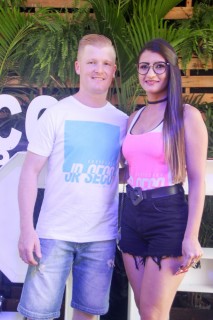 
<a style='margin-left: 5px;' class='btn btn-xs btn-social btn-facebook' href='https://www.facebook.com/sharer/sharer.php?u=https://www.galeramix.com.br/imagem/a114/800-800-90/conteudo/site_galerias/114/12-costelaco-junior-seco-silva-neto-canelinha-maiara-e-maraisa-galeramix-223.jpg' rel='popup' data-width='500' data-height='400'><i class='fa fa-facebook'></i>Compartilhar <span class='hidden-xs'>no Facebook</span>
</a> 
<a class='btn btn-default btn-xs' target='_blank' href='imagem/a114/800-800-90/conteudo/site_galerias/114/12-costelaco-junior-seco-silva-neto-canelinha-maiara-e-maraisa-galeramix-223.jpg'>
<span class='glyphicon glyphicon-cloud-download'></span> Salvar
</a>
