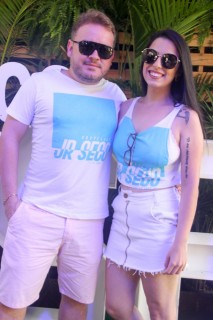 
<a style='margin-left: 5px;' class='btn btn-xs btn-social btn-facebook' href='https://www.facebook.com/sharer/sharer.php?u=https://www.galeramix.com.br/imagem/a114/800-800-90/conteudo/site_galerias/114/12-costelaco-junior-seco-silva-neto-canelinha-maiara-e-maraisa-galeramix-226.jpg' rel='popup' data-width='500' data-height='400'><i class='fa fa-facebook'></i>Compartilhar <span class='hidden-xs'>no Facebook</span>
</a> 
<a class='btn btn-default btn-xs' target='_blank' href='imagem/a114/800-800-90/conteudo/site_galerias/114/12-costelaco-junior-seco-silva-neto-canelinha-maiara-e-maraisa-galeramix-226.jpg'>
<span class='glyphicon glyphicon-cloud-download'></span> Salvar
</a>
