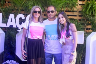 
<a style='margin-left: 5px;' class='btn btn-xs btn-social btn-facebook' href='https://www.facebook.com/sharer/sharer.php?u=https://www.galeramix.com.br/imagem/a114/800-800-90/conteudo/site_galerias/114/12-costelaco-junior-seco-silva-neto-canelinha-maiara-e-maraisa-galeramix-233.jpg' rel='popup' data-width='500' data-height='400'><i class='fa fa-facebook'></i>Compartilhar <span class='hidden-xs'>no Facebook</span>
</a> 
<a class='btn btn-default btn-xs' target='_blank' href='imagem/a114/800-800-90/conteudo/site_galerias/114/12-costelaco-junior-seco-silva-neto-canelinha-maiara-e-maraisa-galeramix-233.jpg'>
<span class='glyphicon glyphicon-cloud-download'></span> Salvar
</a>
