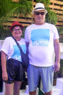 
<a style='margin-left: 5px;' class='btn btn-xs btn-social btn-facebook' href='https://www.facebook.com/sharer/sharer.php?u=https://www.galeramix.com.br/imagem/a114/800-800-90/conteudo/site_galerias/114/12-costelaco-junior-seco-silva-neto-canelinha-maiara-e-maraisa-galeramix-24.jpg' rel='popup' data-width='500' data-height='400'><i class='fa fa-facebook'></i>Compartilhar <span class='hidden-xs'>no Facebook</span>
</a> 
<a class='btn btn-default btn-xs' target='_blank' href='imagem/a114/800-800-90/conteudo/site_galerias/114/12-costelaco-junior-seco-silva-neto-canelinha-maiara-e-maraisa-galeramix-24.jpg'>
<span class='glyphicon glyphicon-cloud-download'></span> Salvar
</a>
