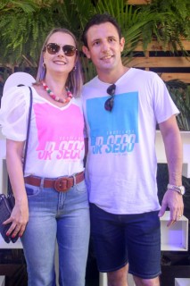 
<a style='margin-left: 5px;' class='btn btn-xs btn-social btn-facebook' href='https://www.facebook.com/sharer/sharer.php?u=https://www.galeramix.com.br/imagem/a114/800-800-90/conteudo/site_galerias/114/12-costelaco-junior-seco-silva-neto-canelinha-maiara-e-maraisa-galeramix-248.jpg' rel='popup' data-width='500' data-height='400'><i class='fa fa-facebook'></i>Compartilhar <span class='hidden-xs'>no Facebook</span>
</a> 
<a class='btn btn-default btn-xs' target='_blank' href='imagem/a114/800-800-90/conteudo/site_galerias/114/12-costelaco-junior-seco-silva-neto-canelinha-maiara-e-maraisa-galeramix-248.jpg'>
<span class='glyphicon glyphicon-cloud-download'></span> Salvar
</a>
