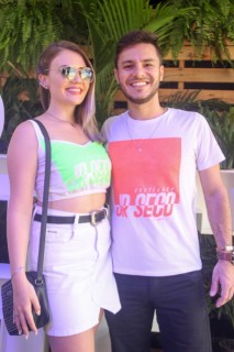 
<a style='margin-left: 5px;' class='btn btn-xs btn-social btn-facebook' href='https://www.facebook.com/sharer/sharer.php?u=https://www.galeramix.com.br/imagem/a114/800-800-90/conteudo/site_galerias/114/12-costelaco-junior-seco-silva-neto-canelinha-maiara-e-maraisa-galeramix-254.jpg' rel='popup' data-width='500' data-height='400'><i class='fa fa-facebook'></i>Compartilhar <span class='hidden-xs'>no Facebook</span>
</a> 
<a class='btn btn-default btn-xs' target='_blank' href='imagem/a114/800-800-90/conteudo/site_galerias/114/12-costelaco-junior-seco-silva-neto-canelinha-maiara-e-maraisa-galeramix-254.jpg'>
<span class='glyphicon glyphicon-cloud-download'></span> Salvar
</a>
