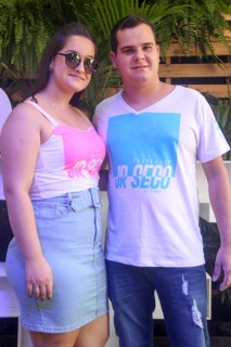 
<a style='margin-left: 5px;' class='btn btn-xs btn-social btn-facebook' href='https://www.facebook.com/sharer/sharer.php?u=https://www.galeramix.com.br/imagem/a114/800-800-90/conteudo/site_galerias/114/12-costelaco-junior-seco-silva-neto-canelinha-maiara-e-maraisa-galeramix-262.jpg' rel='popup' data-width='500' data-height='400'><i class='fa fa-facebook'></i>Compartilhar <span class='hidden-xs'>no Facebook</span>
</a> 
<a class='btn btn-default btn-xs' target='_blank' href='imagem/a114/800-800-90/conteudo/site_galerias/114/12-costelaco-junior-seco-silva-neto-canelinha-maiara-e-maraisa-galeramix-262.jpg'>
<span class='glyphicon glyphicon-cloud-download'></span> Salvar
</a>
