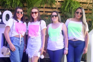 
<a style='margin-left: 5px;' class='btn btn-xs btn-social btn-facebook' href='https://www.facebook.com/sharer/sharer.php?u=https://www.galeramix.com.br/imagem/a114/800-800-90/conteudo/site_galerias/114/12-costelaco-junior-seco-silva-neto-canelinha-maiara-e-maraisa-galeramix-27.jpg' rel='popup' data-width='500' data-height='400'><i class='fa fa-facebook'></i>Compartilhar <span class='hidden-xs'>no Facebook</span>
</a> 
<a class='btn btn-default btn-xs' target='_blank' href='imagem/a114/800-800-90/conteudo/site_galerias/114/12-costelaco-junior-seco-silva-neto-canelinha-maiara-e-maraisa-galeramix-27.jpg'>
<span class='glyphicon glyphicon-cloud-download'></span> Salvar
</a>
