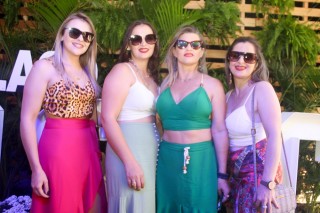 
<a style='margin-left: 5px;' class='btn btn-xs btn-social btn-facebook' href='https://www.facebook.com/sharer/sharer.php?u=https://www.galeramix.com.br/imagem/a114/800-800-90/conteudo/site_galerias/114/12-costelaco-junior-seco-silva-neto-canelinha-maiara-e-maraisa-galeramix-275.jpg' rel='popup' data-width='500' data-height='400'><i class='fa fa-facebook'></i>Compartilhar <span class='hidden-xs'>no Facebook</span>
</a> 
<a class='btn btn-default btn-xs' target='_blank' href='imagem/a114/800-800-90/conteudo/site_galerias/114/12-costelaco-junior-seco-silva-neto-canelinha-maiara-e-maraisa-galeramix-275.jpg'>
<span class='glyphicon glyphicon-cloud-download'></span> Salvar
</a>
