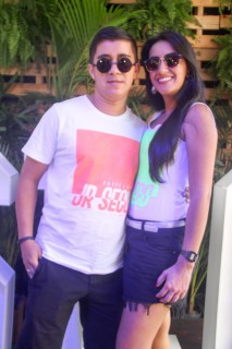 
<a style='margin-left: 5px;' class='btn btn-xs btn-social btn-facebook' href='https://www.facebook.com/sharer/sharer.php?u=https://www.galeramix.com.br/imagem/a114/800-800-90/conteudo/site_galerias/114/12-costelaco-junior-seco-silva-neto-canelinha-maiara-e-maraisa-galeramix-288.jpg' rel='popup' data-width='500' data-height='400'><i class='fa fa-facebook'></i>Compartilhar <span class='hidden-xs'>no Facebook</span>
</a> 
<a class='btn btn-default btn-xs' target='_blank' href='imagem/a114/800-800-90/conteudo/site_galerias/114/12-costelaco-junior-seco-silva-neto-canelinha-maiara-e-maraisa-galeramix-288.jpg'>
<span class='glyphicon glyphicon-cloud-download'></span> Salvar
</a>
