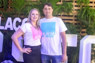 
<a style='margin-left: 5px;' class='btn btn-xs btn-social btn-facebook' href='https://www.facebook.com/sharer/sharer.php?u=https://www.galeramix.com.br/imagem/a114/800-800-90/conteudo/site_galerias/114/12-costelaco-junior-seco-silva-neto-canelinha-maiara-e-maraisa-galeramix-290.jpg' rel='popup' data-width='500' data-height='400'><i class='fa fa-facebook'></i>Compartilhar <span class='hidden-xs'>no Facebook</span>
</a> 
<a class='btn btn-default btn-xs' target='_blank' href='imagem/a114/800-800-90/conteudo/site_galerias/114/12-costelaco-junior-seco-silva-neto-canelinha-maiara-e-maraisa-galeramix-290.jpg'>
<span class='glyphicon glyphicon-cloud-download'></span> Salvar
</a>
