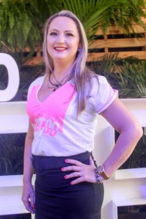 
<a style='margin-left: 5px;' class='btn btn-xs btn-social btn-facebook' href='https://www.facebook.com/sharer/sharer.php?u=https://www.galeramix.com.br/imagem/a114/800-800-90/conteudo/site_galerias/114/12-costelaco-junior-seco-silva-neto-canelinha-maiara-e-maraisa-galeramix-291.jpg' rel='popup' data-width='500' data-height='400'><i class='fa fa-facebook'></i>Compartilhar <span class='hidden-xs'>no Facebook</span>
</a> 
<a class='btn btn-default btn-xs' target='_blank' href='imagem/a114/800-800-90/conteudo/site_galerias/114/12-costelaco-junior-seco-silva-neto-canelinha-maiara-e-maraisa-galeramix-291.jpg'>
<span class='glyphicon glyphicon-cloud-download'></span> Salvar
</a>
