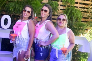 
<a style='margin-left: 5px;' class='btn btn-xs btn-social btn-facebook' href='https://www.facebook.com/sharer/sharer.php?u=https://www.galeramix.com.br/imagem/a114/800-800-90/conteudo/site_galerias/114/12-costelaco-junior-seco-silva-neto-canelinha-maiara-e-maraisa-galeramix-305.jpg' rel='popup' data-width='500' data-height='400'><i class='fa fa-facebook'></i>Compartilhar <span class='hidden-xs'>no Facebook</span>
</a> 
<a class='btn btn-default btn-xs' target='_blank' href='imagem/a114/800-800-90/conteudo/site_galerias/114/12-costelaco-junior-seco-silva-neto-canelinha-maiara-e-maraisa-galeramix-305.jpg'>
<span class='glyphicon glyphicon-cloud-download'></span> Salvar
</a>
