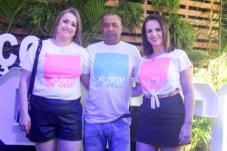 
<a style='margin-left: 5px;' class='btn btn-xs btn-social btn-facebook' href='https://www.facebook.com/sharer/sharer.php?u=https://www.galeramix.com.br/imagem/a114/800-800-90/conteudo/site_galerias/114/12-costelaco-junior-seco-silva-neto-canelinha-maiara-e-maraisa-galeramix-312.jpg' rel='popup' data-width='500' data-height='400'><i class='fa fa-facebook'></i>Compartilhar <span class='hidden-xs'>no Facebook</span>
</a> 
<a class='btn btn-default btn-xs' target='_blank' href='imagem/a114/800-800-90/conteudo/site_galerias/114/12-costelaco-junior-seco-silva-neto-canelinha-maiara-e-maraisa-galeramix-312.jpg'>
<span class='glyphicon glyphicon-cloud-download'></span> Salvar
</a>
