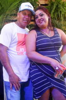 
<a style='margin-left: 5px;' class='btn btn-xs btn-social btn-facebook' href='https://www.facebook.com/sharer/sharer.php?u=https://www.galeramix.com.br/imagem/a114/800-800-90/conteudo/site_galerias/114/12-costelaco-junior-seco-silva-neto-canelinha-maiara-e-maraisa-galeramix-316.jpg' rel='popup' data-width='500' data-height='400'><i class='fa fa-facebook'></i>Compartilhar <span class='hidden-xs'>no Facebook</span>
</a> 
<a class='btn btn-default btn-xs' target='_blank' href='imagem/a114/800-800-90/conteudo/site_galerias/114/12-costelaco-junior-seco-silva-neto-canelinha-maiara-e-maraisa-galeramix-316.jpg'>
<span class='glyphicon glyphicon-cloud-download'></span> Salvar
</a>
