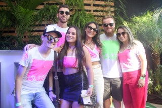 
<a style='margin-left: 5px;' class='btn btn-xs btn-social btn-facebook' href='https://www.facebook.com/sharer/sharer.php?u=https://www.galeramix.com.br/imagem/a114/800-800-90/conteudo/site_galerias/114/12-costelaco-junior-seco-silva-neto-canelinha-maiara-e-maraisa-galeramix-323.jpg' rel='popup' data-width='500' data-height='400'><i class='fa fa-facebook'></i>Compartilhar <span class='hidden-xs'>no Facebook</span>
</a> 
<a class='btn btn-default btn-xs' target='_blank' href='imagem/a114/800-800-90/conteudo/site_galerias/114/12-costelaco-junior-seco-silva-neto-canelinha-maiara-e-maraisa-galeramix-323.jpg'>
<span class='glyphicon glyphicon-cloud-download'></span> Salvar
</a>
